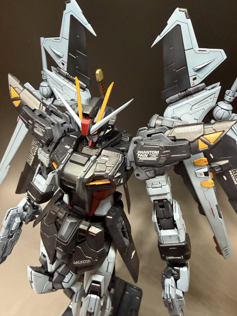 ストライク　ノワール　ガンダム