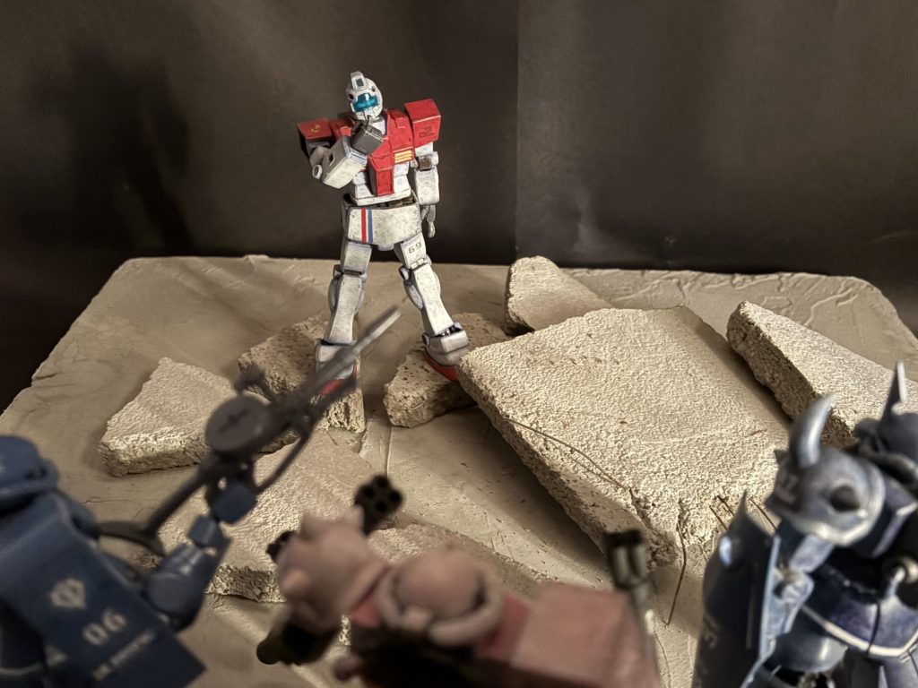 丁度手の加減が煽っているみたいだったので、ジムをいきらせて見ました。ここから先は行かせないよ。クソダラァぁぁぁぁ！！で特攻するイメージです