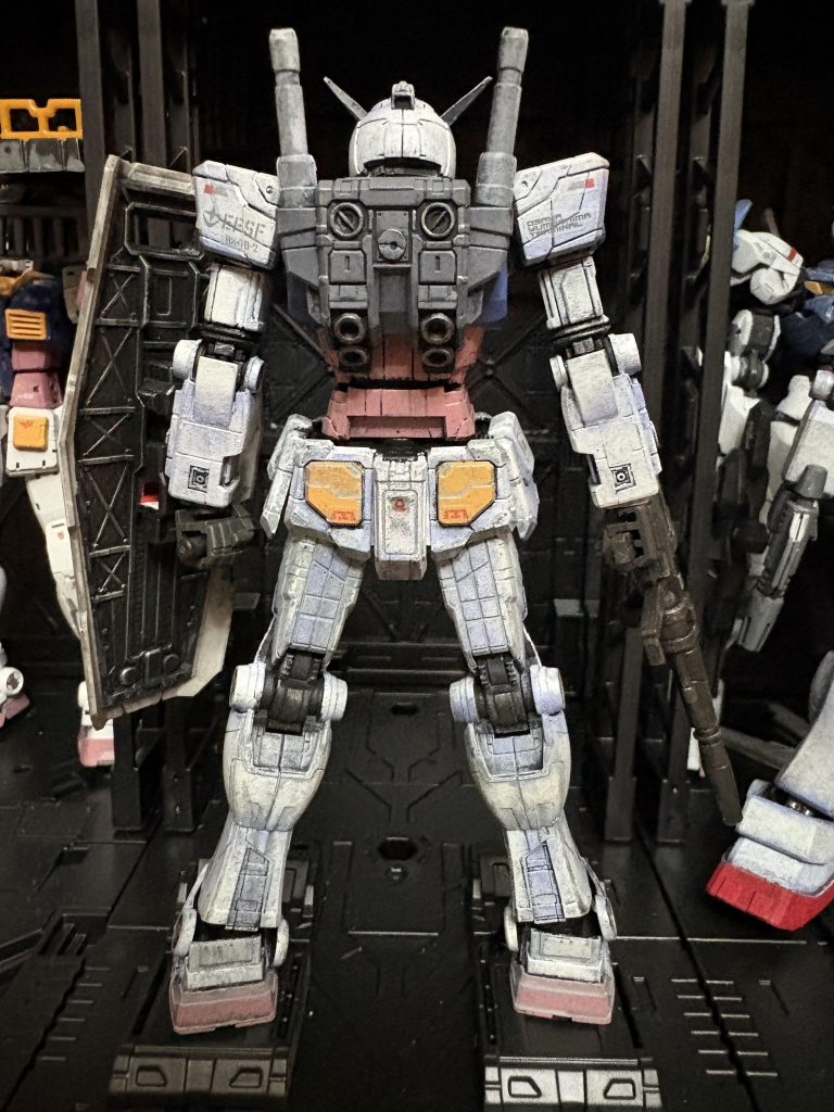 後ろもディテールモリモリです