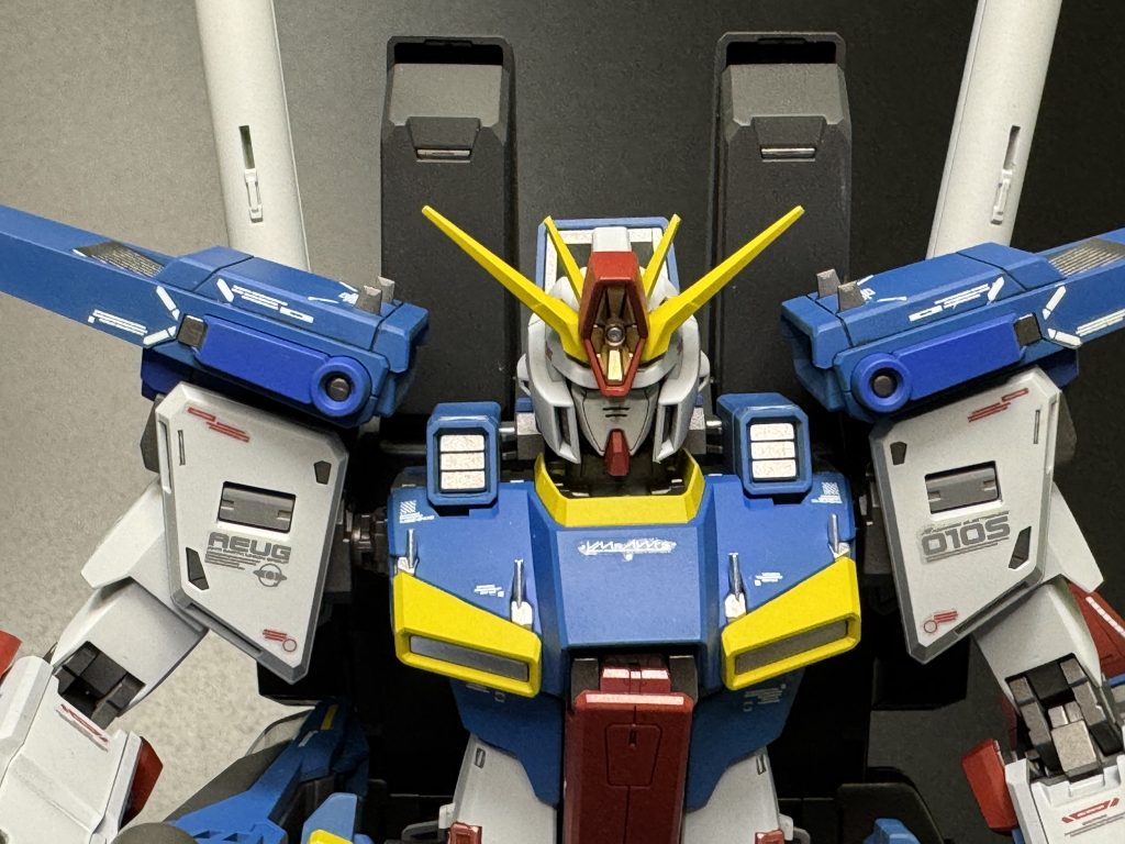 ハイメガキャノンの銃口はなんとなくマイフリのディスラプターぽく金色にしました。