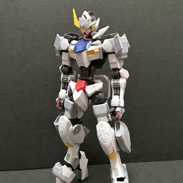 全身の工作がある程度完了しました！まだ工作が残ってる部分もありますが、次は腰のブースターに取り掛かります。（1枚目）