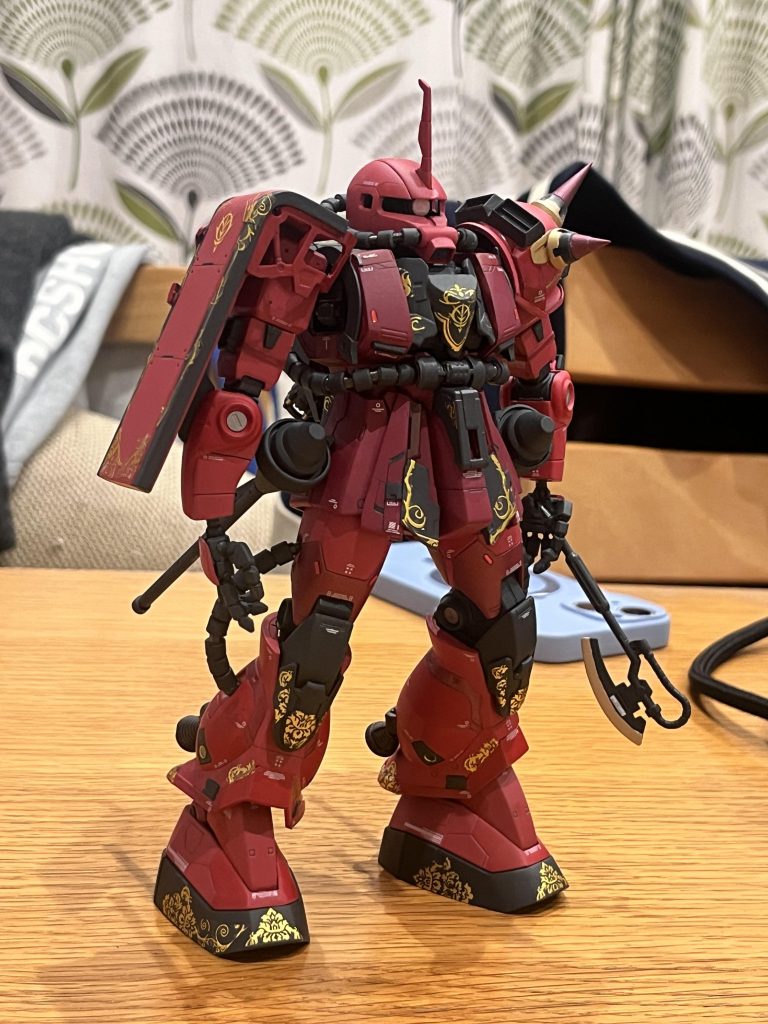 スカート部分とか色々なブブンに装飾