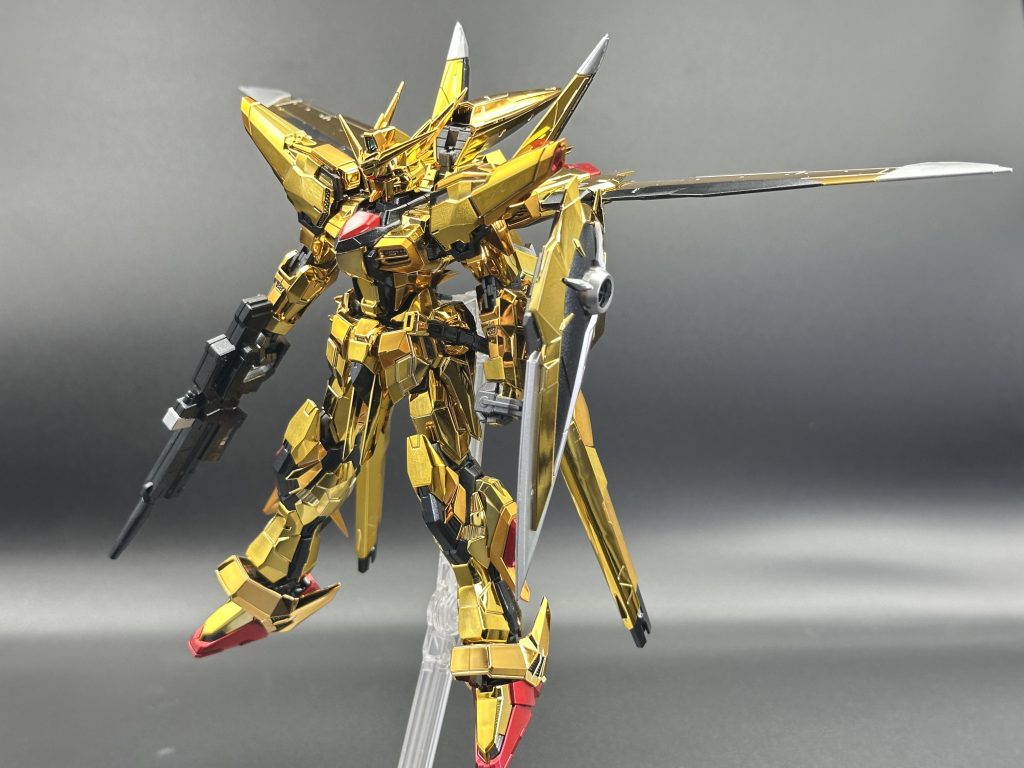 ポージングつけようとすると指紋がついて仕方なかったので、素立ち以外の撮影は諦めました(笑)