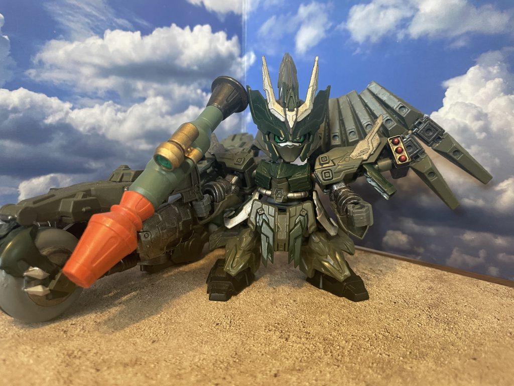 サザビーさんは目元を開けてニューガンダムとのハーフっぽく