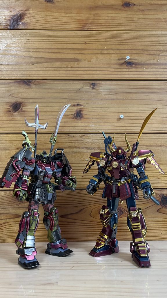 ガンスタ初投稿時に制作した真武者ガンダム 戦国の陣 黒衣大鎧との2ショットです。