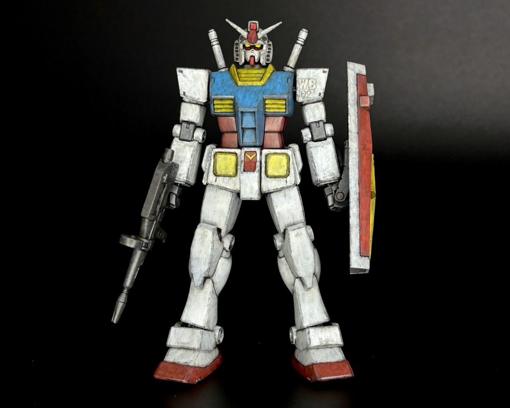 正面から。このThis is GUNDAMなフォルムが半端なreviveを許さない本格派の皆様に支持される理由かと思います。僕も作ってみて理解しました。これは僕の脳内にあるガンダムの顕現した姿です(gundam-kao3)