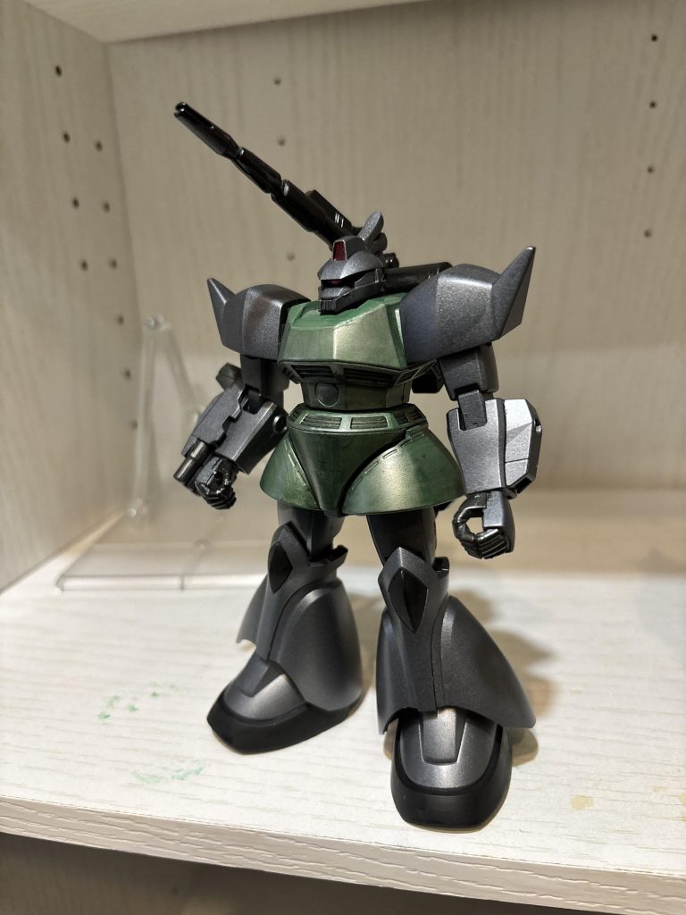 ゲルググキャノンは盾を持っていないよ渦なんですが、ちょっと寂しいのでデカールと盾を追加することに。