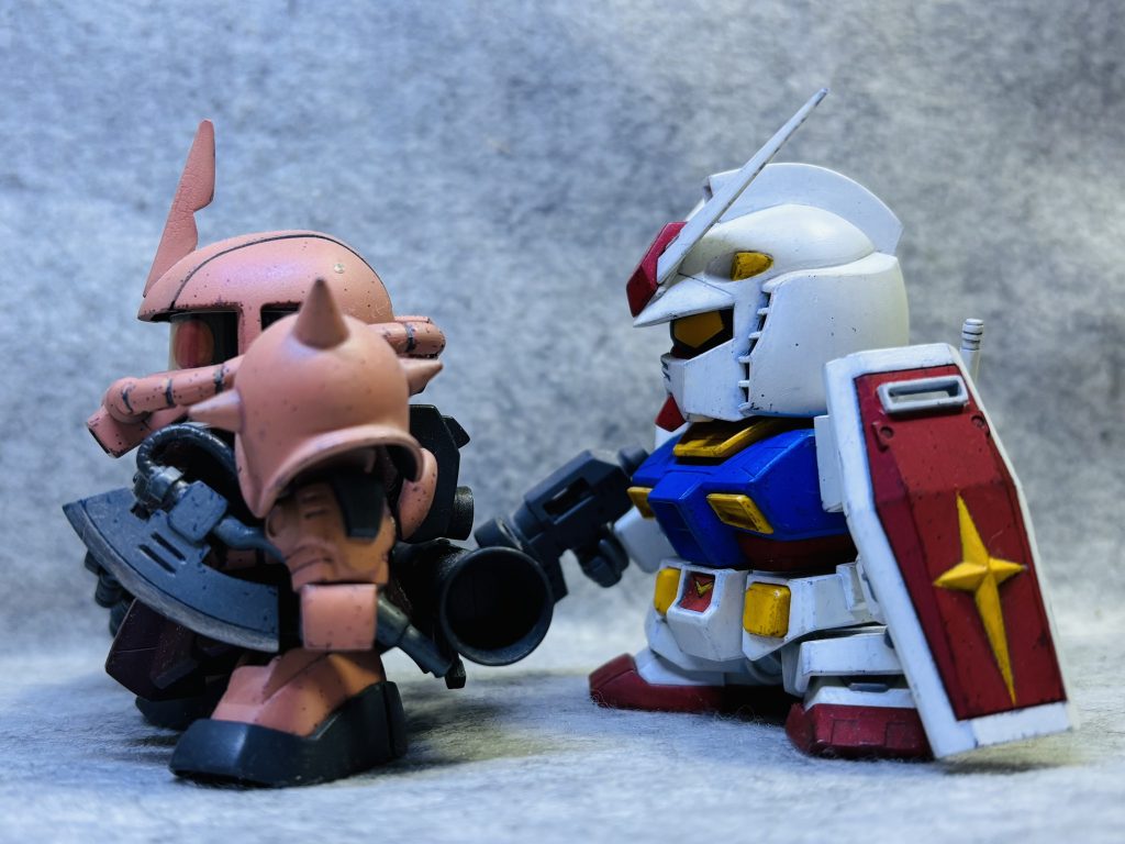 キットのままだと、ガンダムの身長が高くなりすぎるので、脚部を詰めて少し身長を、抑えてます。