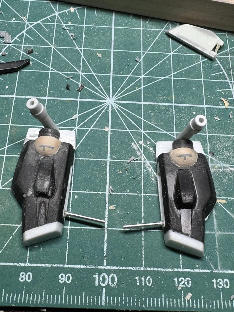 一番大変だったのがサイドスカートのビームサーベルラックの可動とアンテナの展開でした。