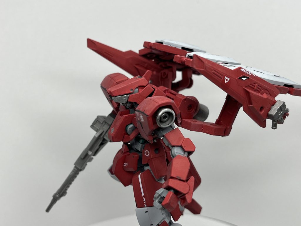 サイドレールガンこの機体で戦場を駆け、違法流出したガンダムフレーム購入資金を集めたとかそうでないとか