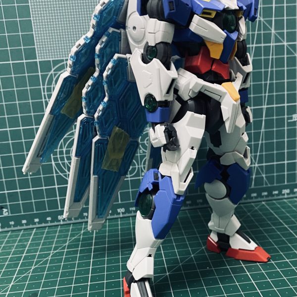 羽マウント+バックパック強度問題があったので、結局バックパックを作り直しました。まだ真後ろは整ってないので見せられませんが、ベース完成した感じです☺️明日は綺麗に整えていこうかなぁ…（3枚目）