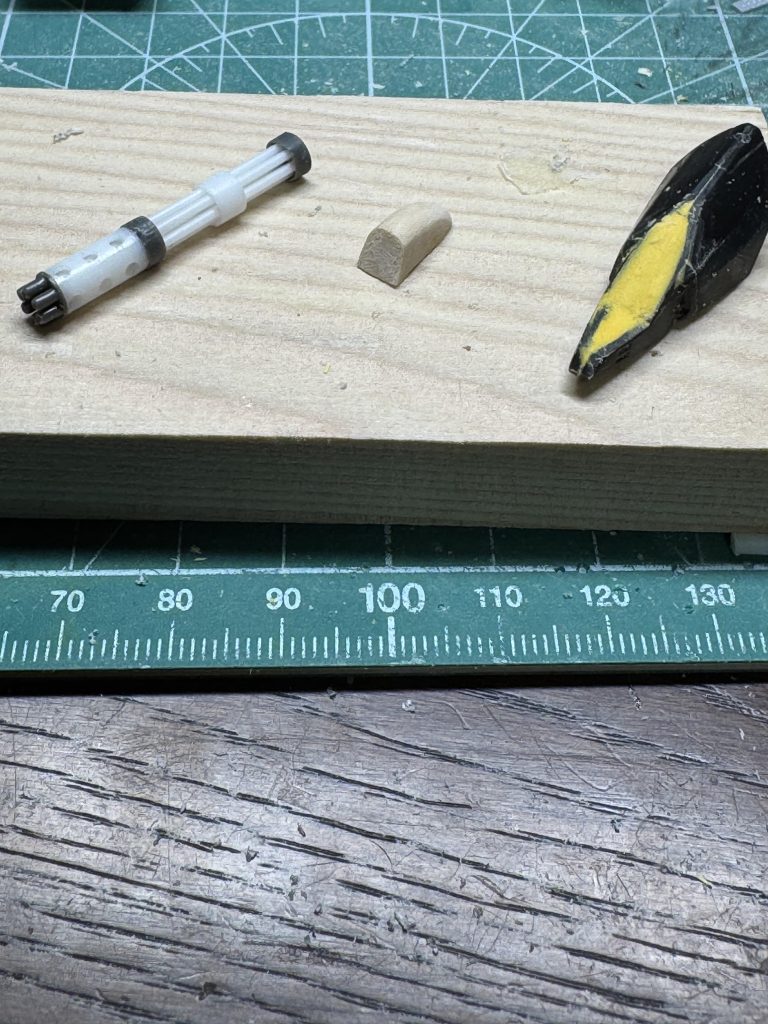 ガトリング砲はコトブキヤのガトリングパーツにプラパイプとプラ棒を組み合わせて製作しました。