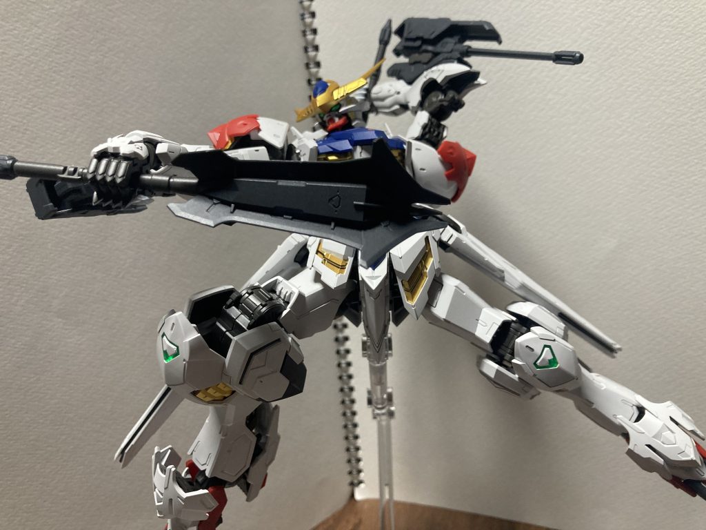 ツインメイスって地味にポージングつけずらいw