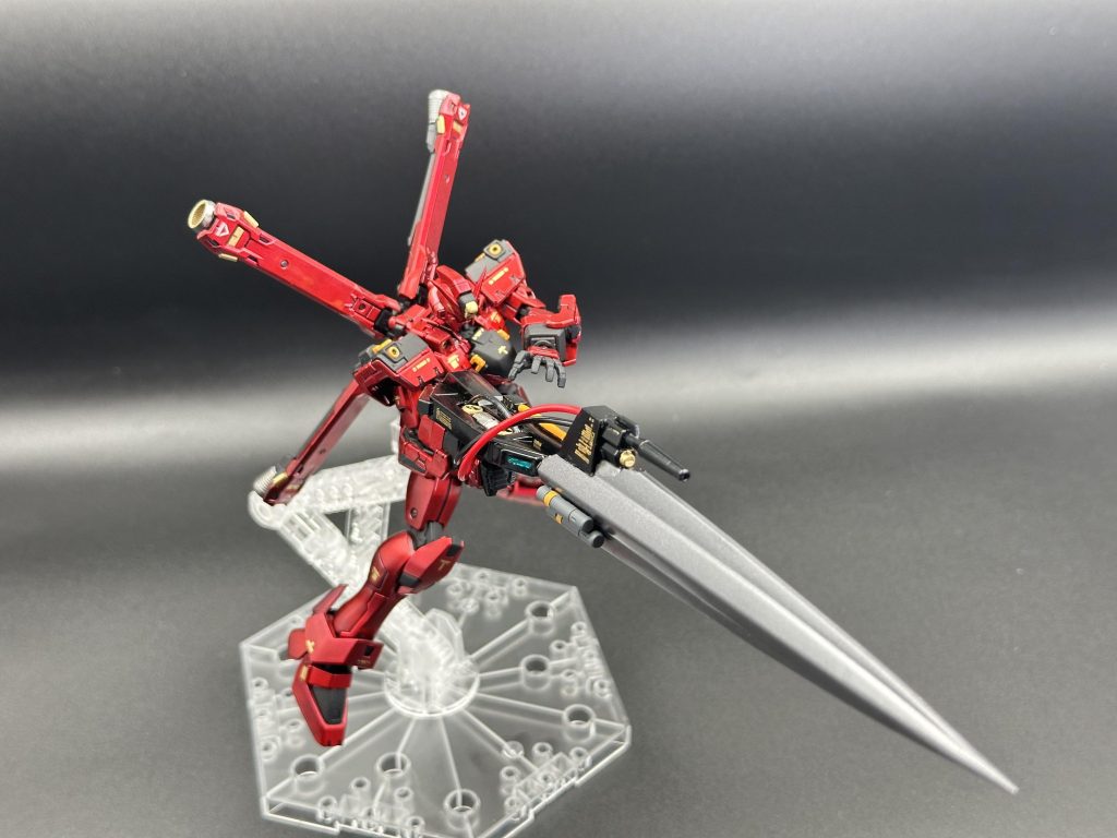 ジャンクパーツを組み合わせて、ビギナ・ギナⅡが持っていたショットランサーもどきを作っています。