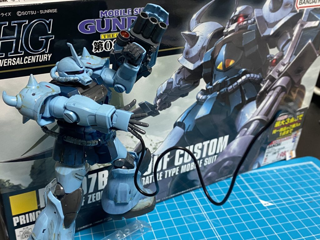 『目の良さが命取りだ!』の構えうーん、上手く再現出来てるか不安(zaku-kao4)これじゃ、Ez8のメイン回路ショート出来ませんなw