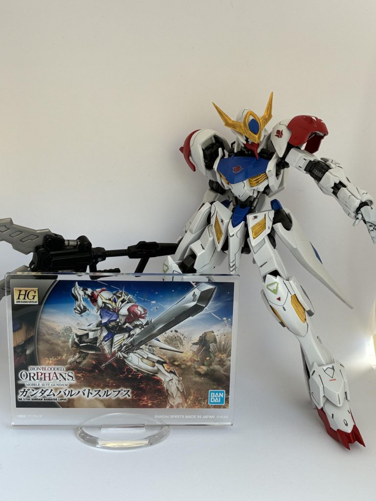 2024ガンプラ一番くじで、アクリルスタンドと武器パーツを当てたので、それと合わせました。これぞガンプラ一番くじ、といった写真が撮影できました！