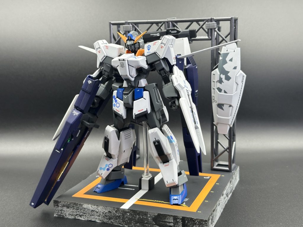 どうせFAZZカラーにするならデカ武器も持たせたく、セラヴィーガンダムのGNバズーカⅡを流用して持たせてます。