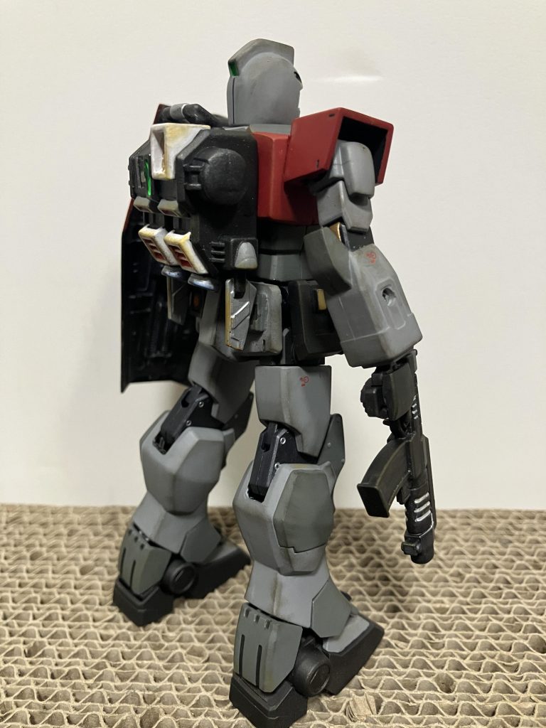 腰の横側はオリジンガンダムFSDの余剰パーツ