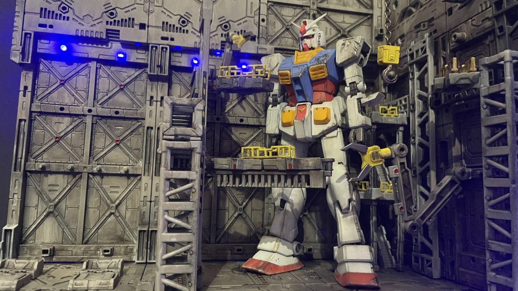 100均格納庫ジオラマ