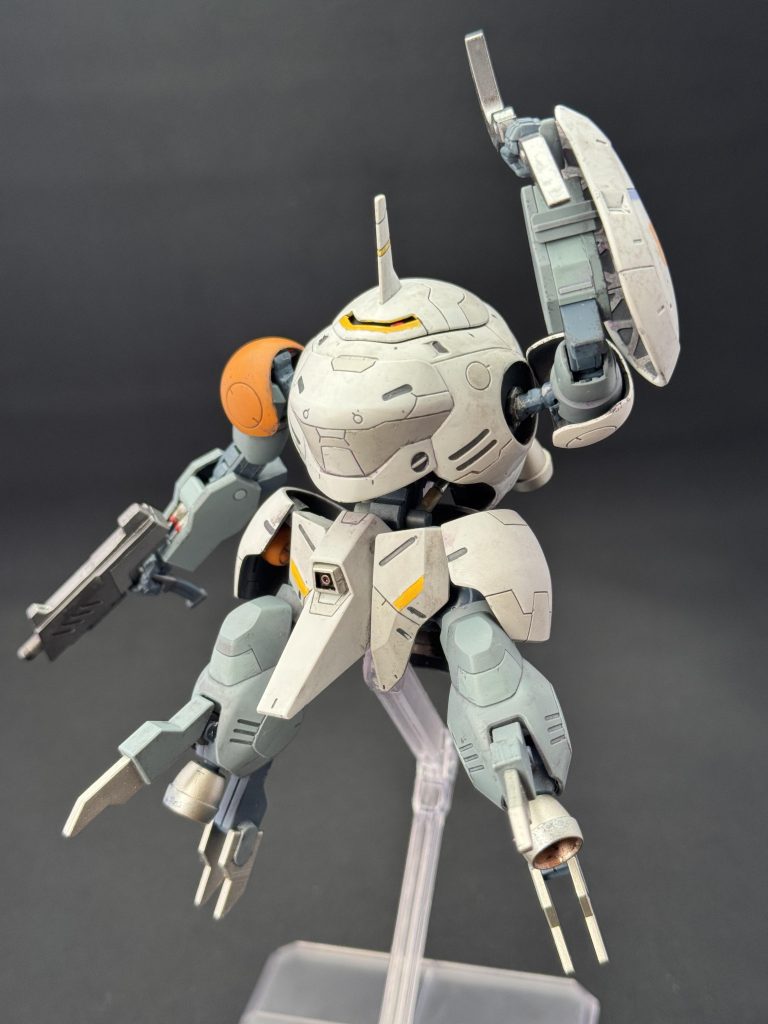 バールのようなものを振り上げた！&nbsp;