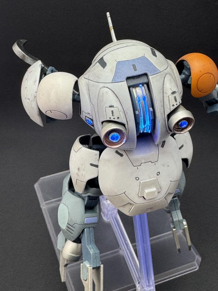 リアクターも光るようにしました（うまく塗れてない）