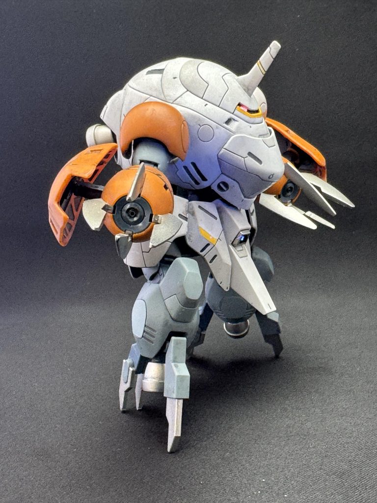 手マシンガン構え…