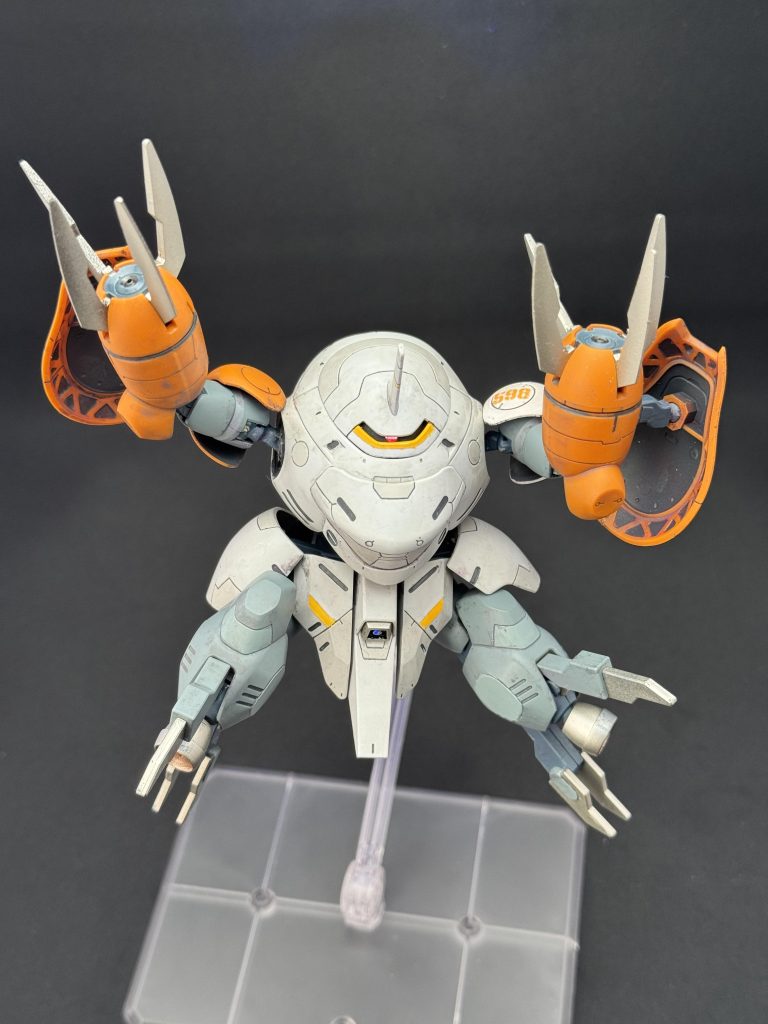 カニー腰サイドアーマーが外れやすいけど、まぁ良いキットです。あと、合わせ目が消しづらいかな～🤔