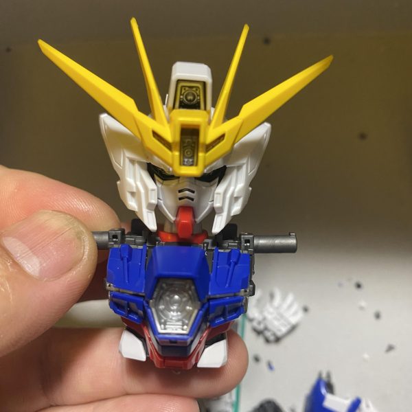 大好評なRGウイングガンダムゼロテレビ版、MGSDウイングガンダムゼロEW版、両キットとも入手何度が高い中恐縮ですが、大好きなウイングゼロテレビ版をMGSDで作りたい！と思いミキシングを開始しました。時間はかなりかかりそうですが、完成したらまた投稿させていただきます。誰かの目に止まれば幸いです。  お目汚し失礼しました（4枚目）