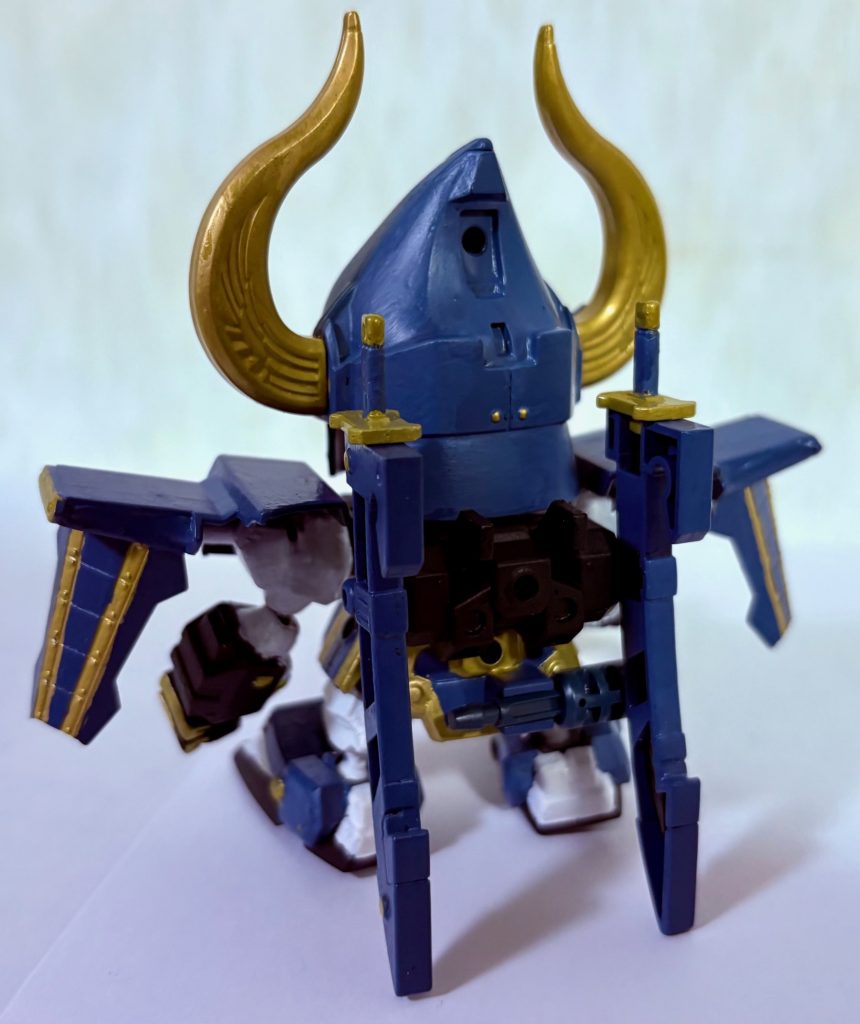 背中のバックパックには刀を装備できる。腰にはグレネード弾がマウントできる。元々本キットの銃にはスプリングギミックがありグレネードを飛ばせたが、「直江兼続頑駄無」として発売した際にスプリングがオミットされてしまった💦