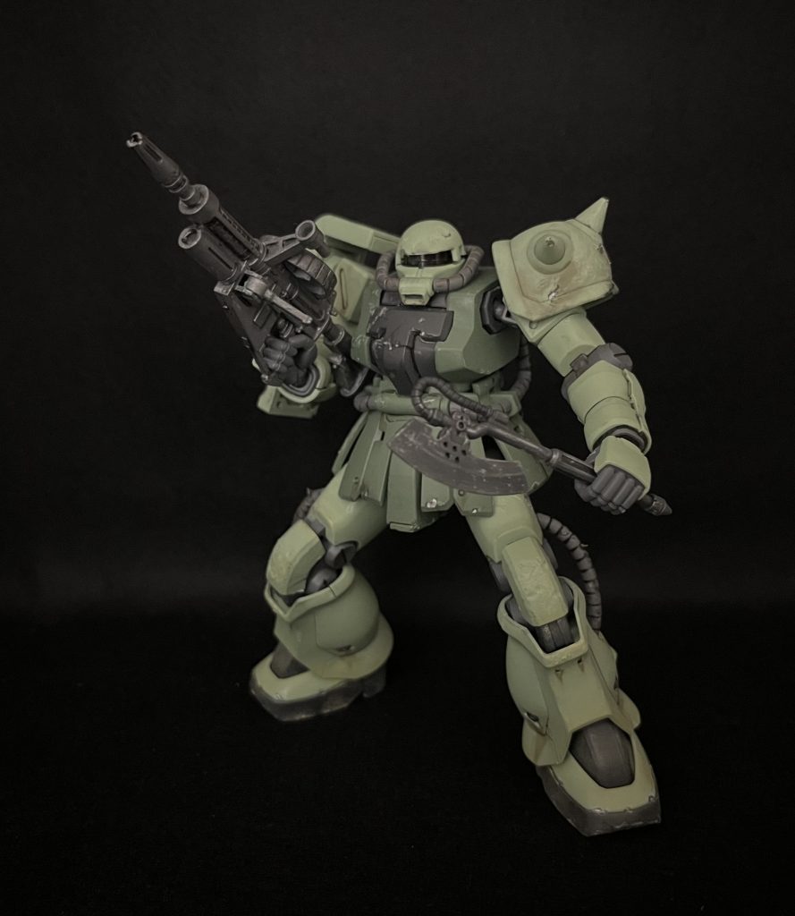 スナイパーがいるのを敵後続部隊に悟られないよう、止めはヒートホークで刺します。