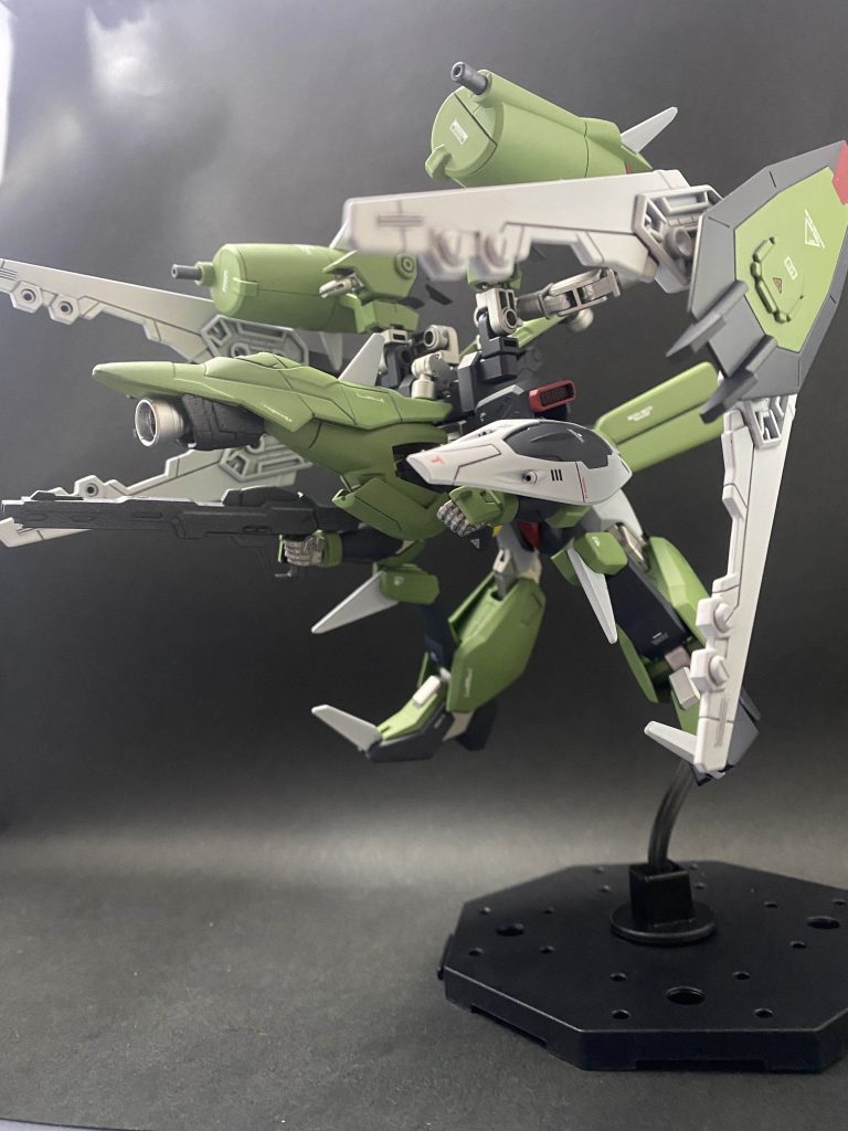 MAには爪かハサミだろう！という自分の偏見でハサミが追加。盾にハサミという発想はジェノ〇〇イカーから着想を得ました。