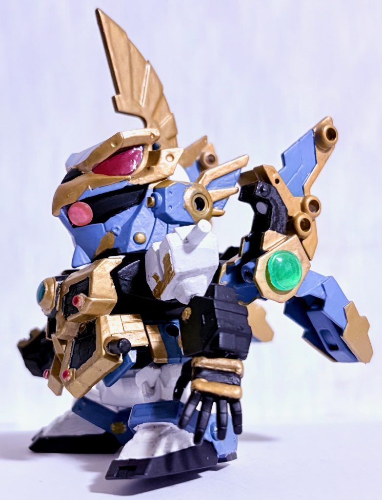 肩鎧をバックパックに移動する事で「高速戦闘形態」になる。配置はヘイズルをオマージュしている。