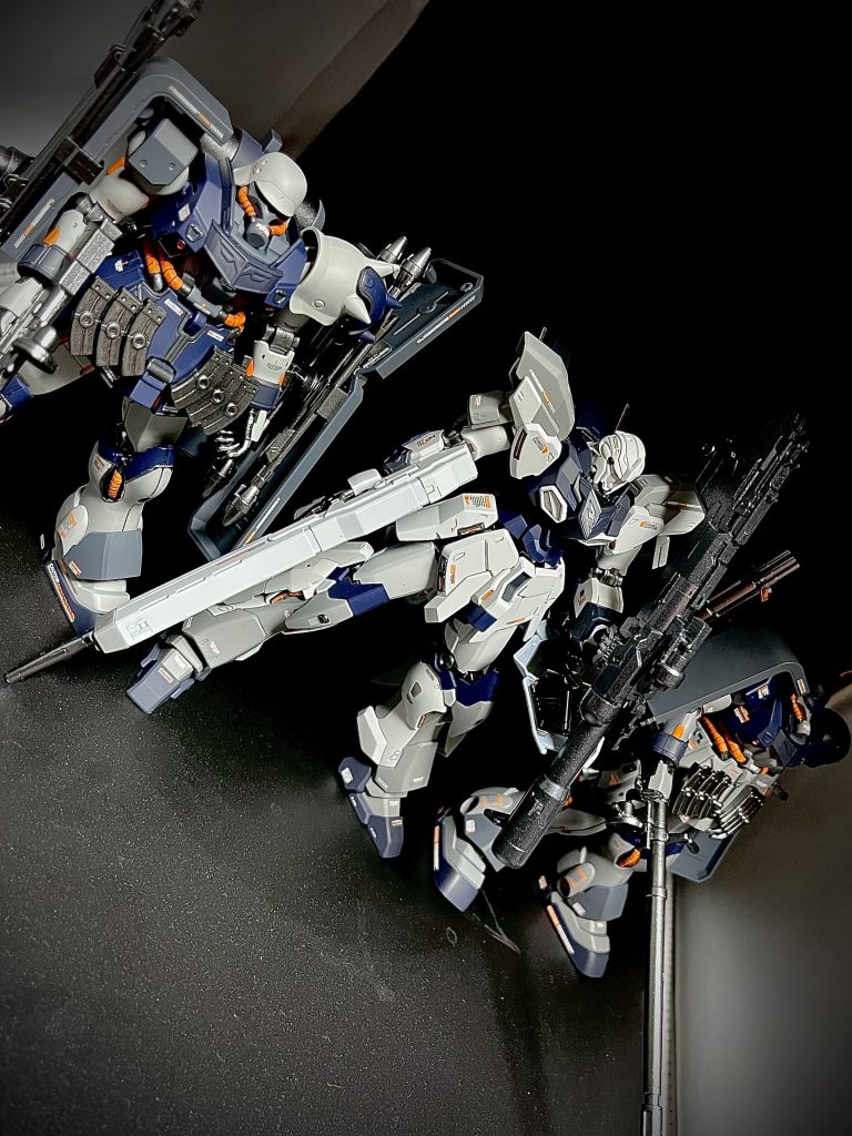 エングレービングはテスト機なので目立たせないために単色です言い訳です🙏的確な職長、職人気質の二番手、そして世話焼きの三番手、現場でお金を稼げる最高の組み合わせを色分けで表現してみました🤩