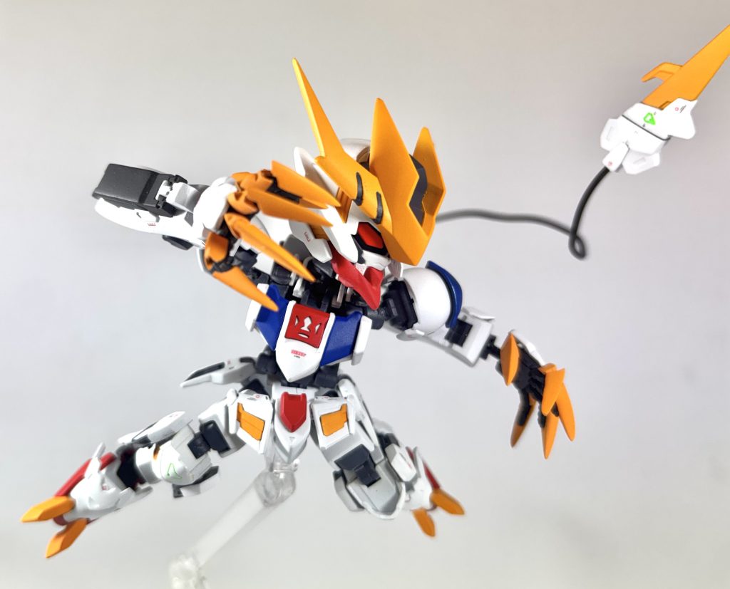 両腕レクスネイルは極め手ver.2.0をベースに爪部分をパテで作ってます。