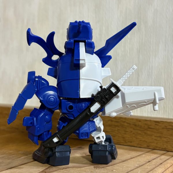 本日プレバンにて「武者七人衆」のプラモセットが再販予約される事になったので、その記念に放置していた隠密忍者農丸を作る事にした。そのまま塗装するだけにするか、改造を加えるかは未定だがこちらも真亜屈に負けないクオリティで仕上げていきたい(gundam-kao6)（2枚目）