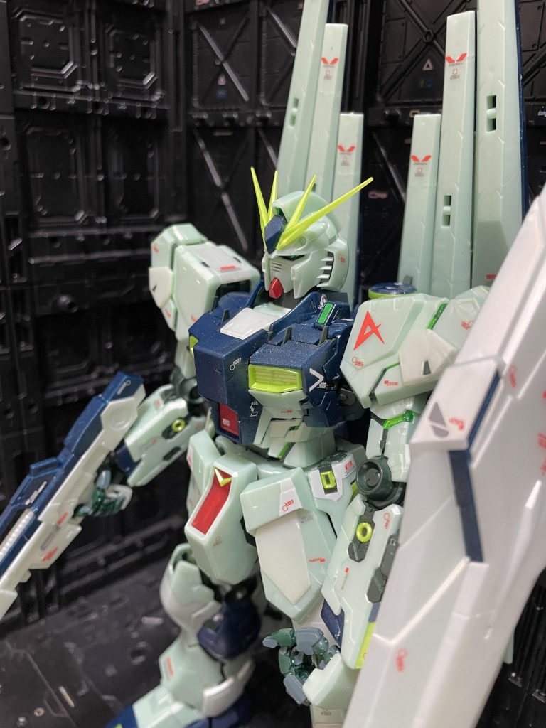 しかしながら、もともとキラキラなパーツであったため、光沢トップコートを塗ったところで、見た目があまり変わらないという…😭