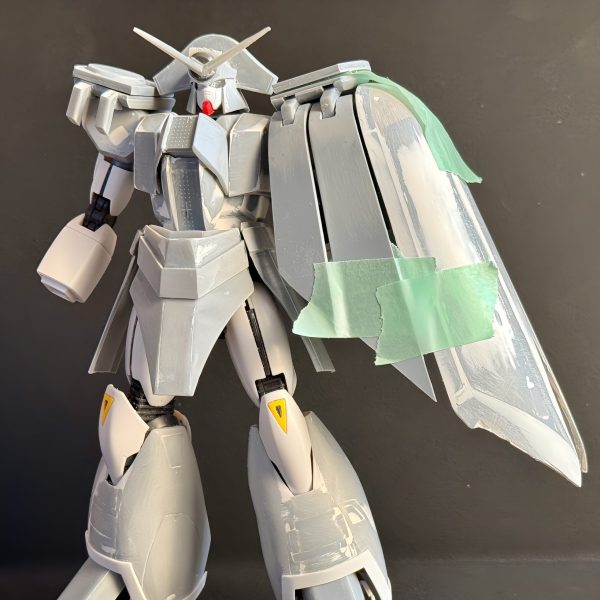 MG F91とビギナギナをベースにスクラッチしました。上半身はビギナギナ、下半身がF91という感じです。マントなどはフルスクラッチしてます。（1枚目）