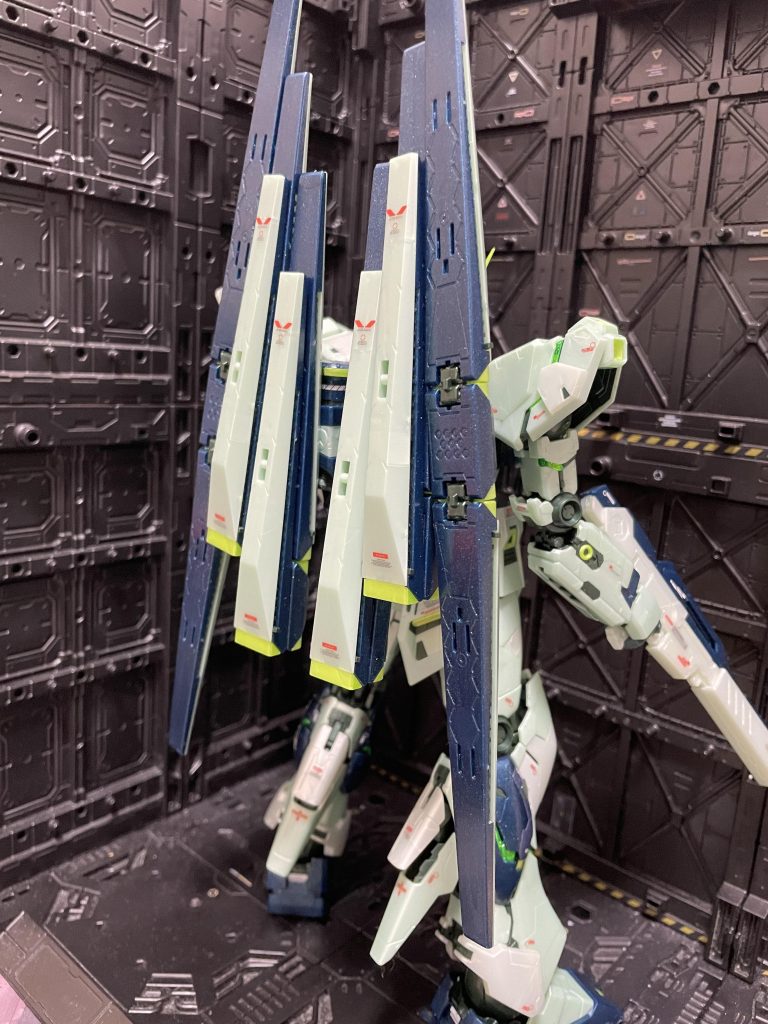 MG νガンダム Ver.Ka(サイコフレーム発動イメージカラー)–2枚目/制作者:ナギー