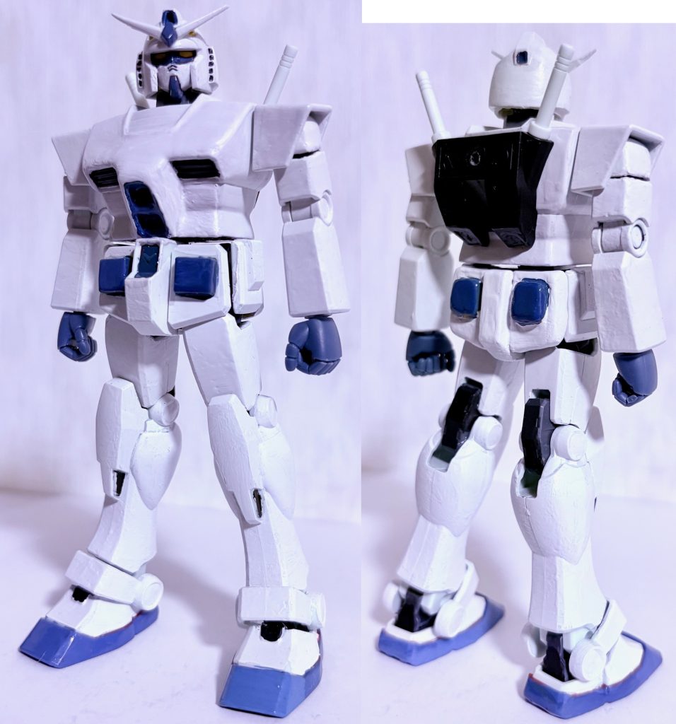 フロントビューとリアビュー。手首はロボット魂のハンドパーツに対応できるように加工した。首はボールジョイントで可動。下半身は以前作ったEG版をミキシング。カラーリングはG-3ガンダムを少し意識している。