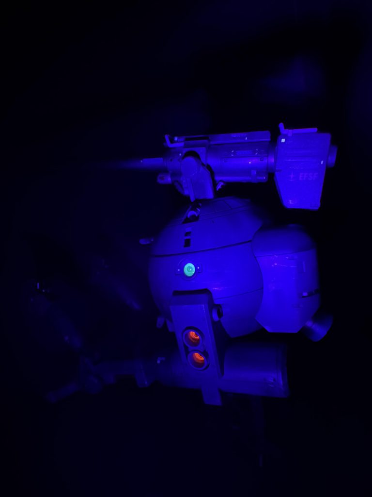 横から…アクションポーズの有り難さに気付かされます。