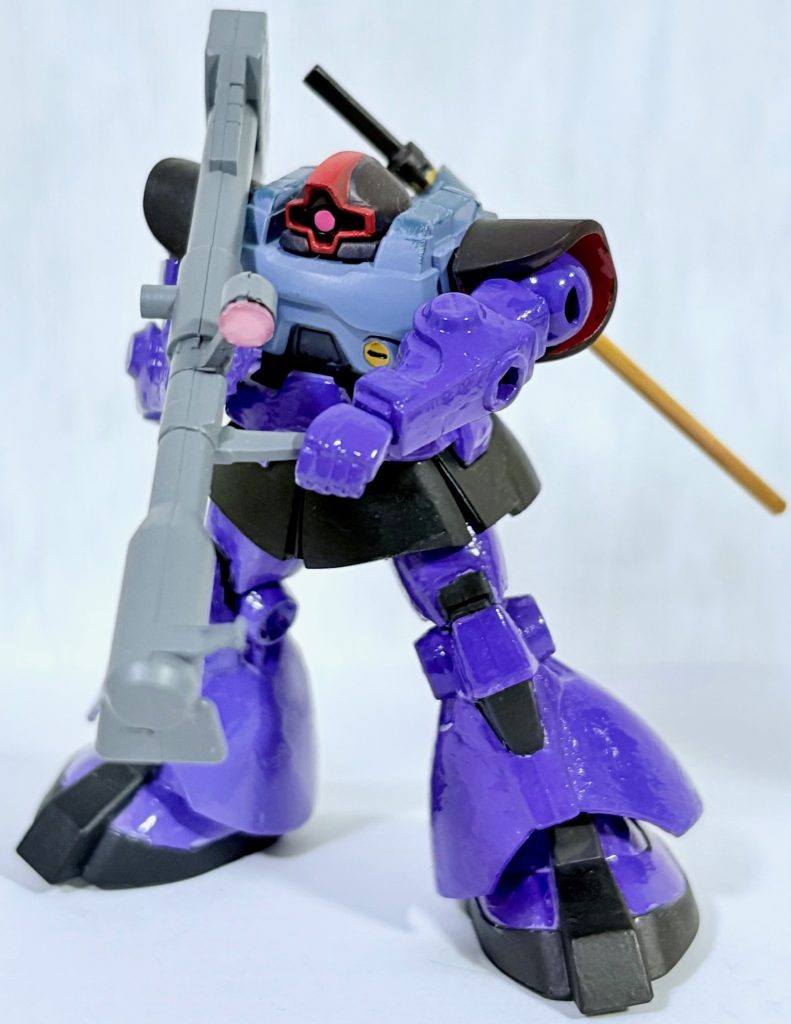 食玩アサルトキングダムのリック・ドム。小さいながらもよく動く。