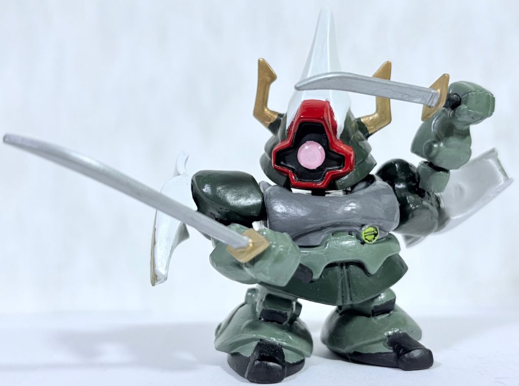 次はBB戦士改造の武者怒武。これもパケ絵のポーズを再現したくてボールジョイントにした。