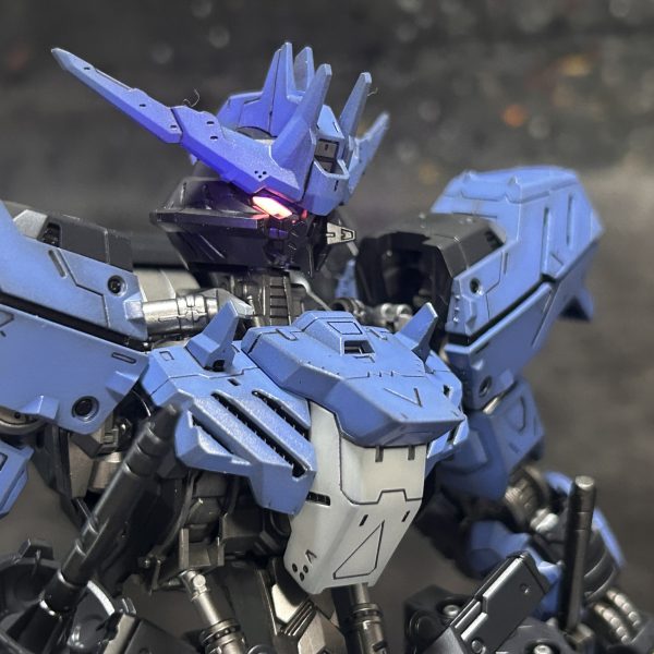 やや遅れ気味ではありますが、塗装は終了しました。あとは、マーキングシールを貼っていくだけですね。年内にZ2.0の完成は無理そうですね。箱すら開けていないので。（2枚目）