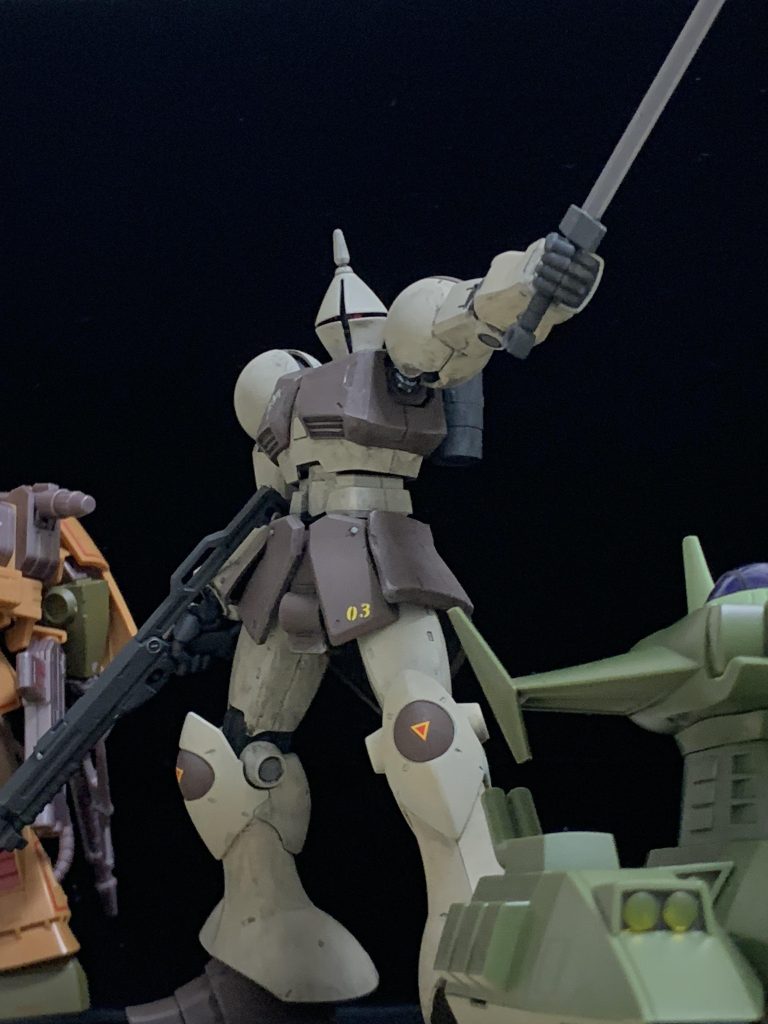 最後は残党を指揮するようなイメージの写真で〆。ご覧いただきありがとうございました。カラーレシピ：胸部等：ファレホメカカラーチッピングブラウン本体色：ファレホメカカラーグレーサンド下地・武装等：ファレホプライマージャーマンパンツァーグレー