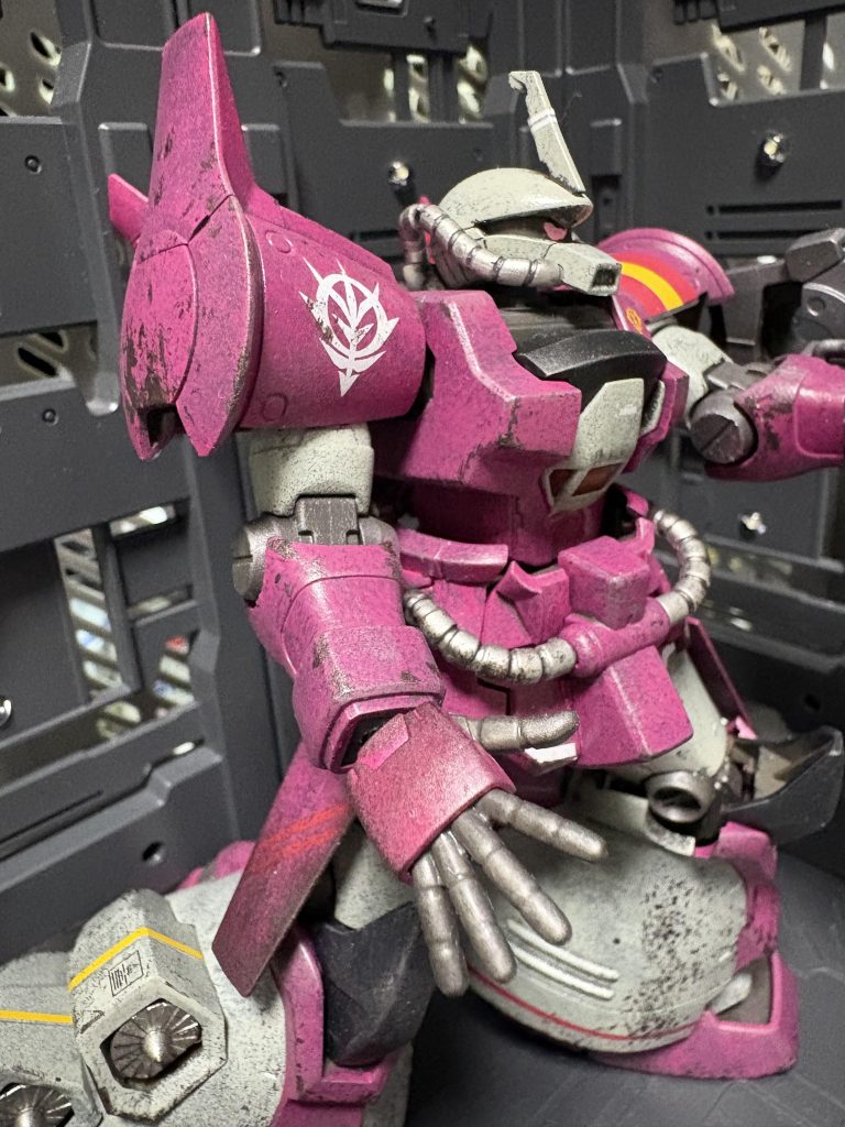 塗装は黒スプレーからの水性塗料スポンジ塗り！