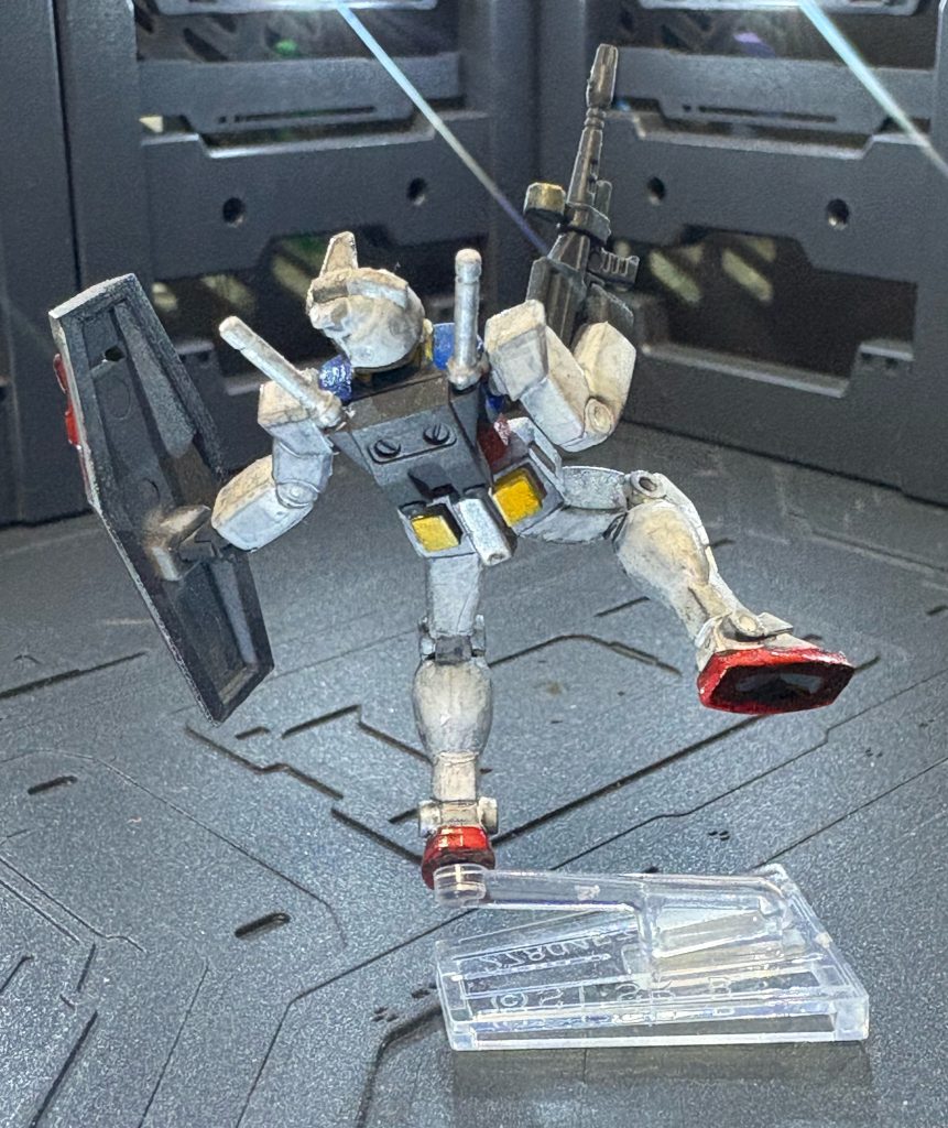 ライフル後ろ!物を見てグレー一色の奴を飾っていました。