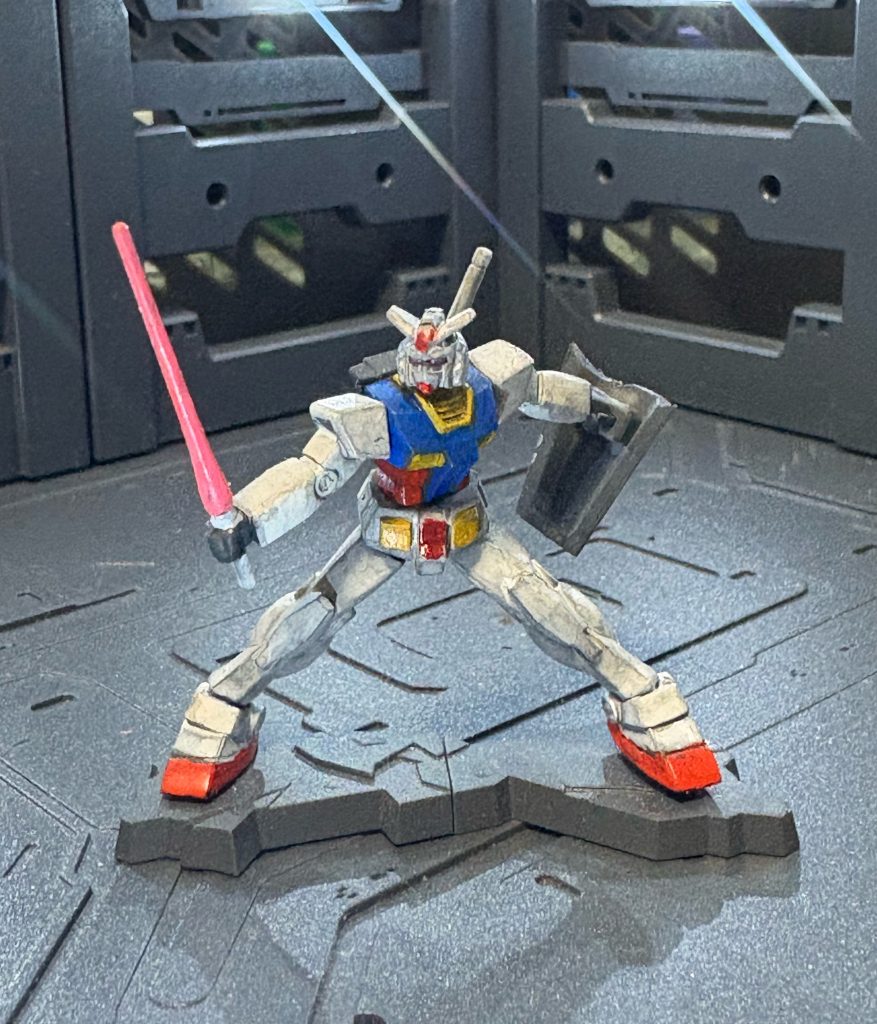 ガンダムビームサーベル!その頃ガンダムアッセンブルなる物とアッセンブルカラーの存在を知り模型誌でも特集されていました。