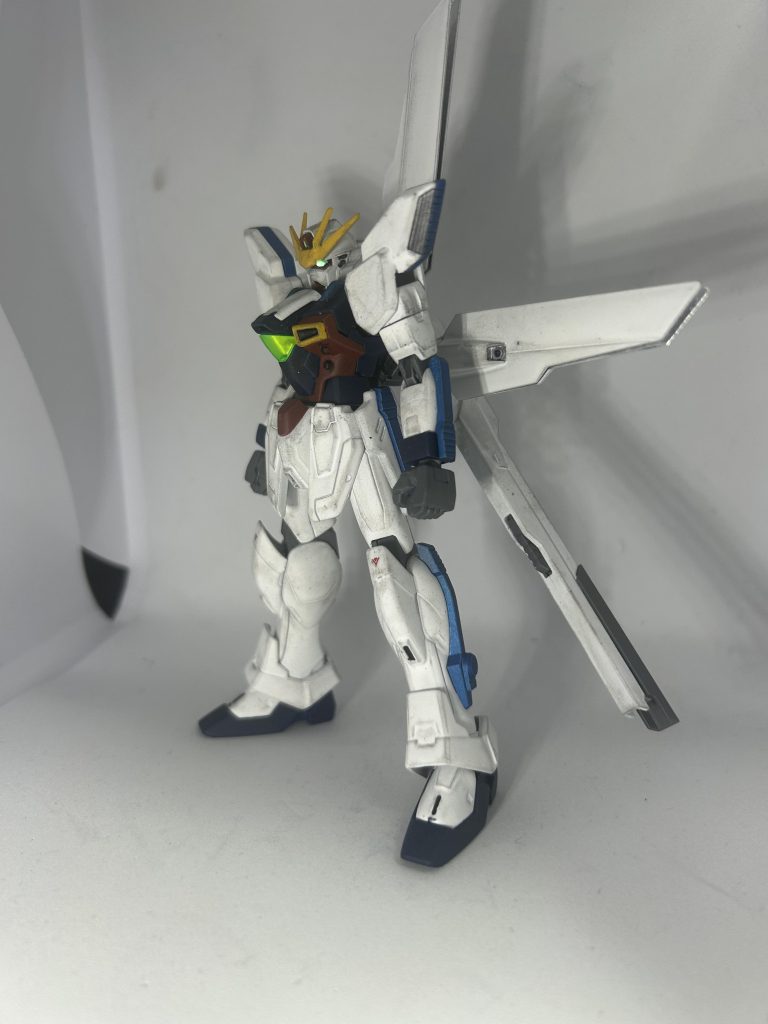 最近色々サボり気味…！まぁ、プラモイジってない日の方が少ないけれども…！最初に言っておきます。ガンダムX、ほぼ見てませぬ！アニメの「愚かな僕を撃て」辺りまでしか見てないのでイマイチ機体について語れません。語れないんで小話は無しです。前期OPのタイトルバックのXがかっこいい！だけで作りました。