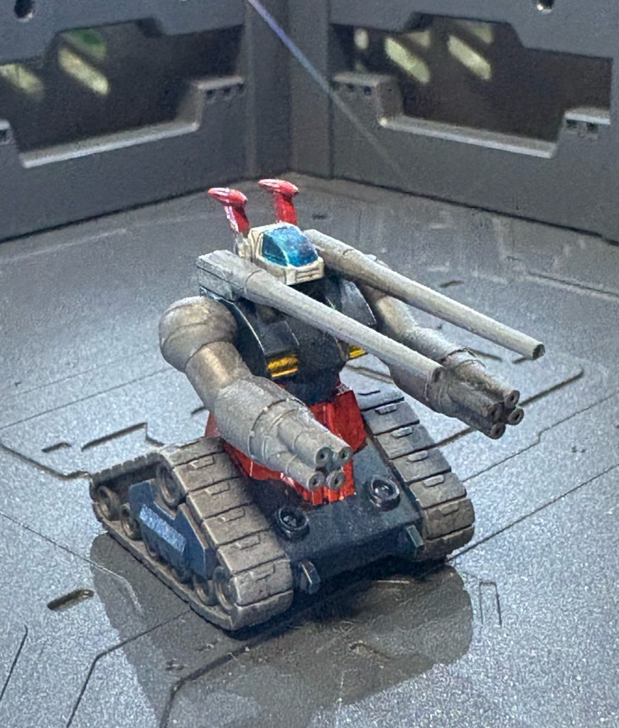 ガンタンク!俺にはあまり使わなくなったガンダムマーカーがあるなーと。(子供と作っていた時はマーカーにお世話になっていましたが。)