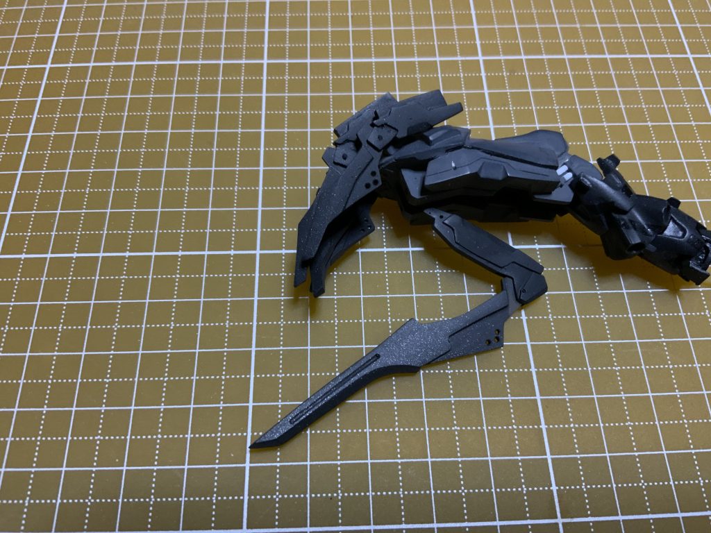 親指にあたる部分がギミック伸びする設定です